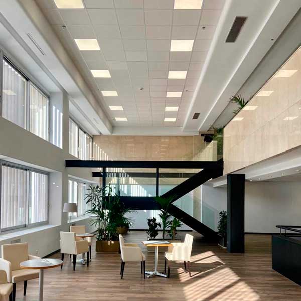 panel_led_ionpro_ugr_02_contexto.jpg
